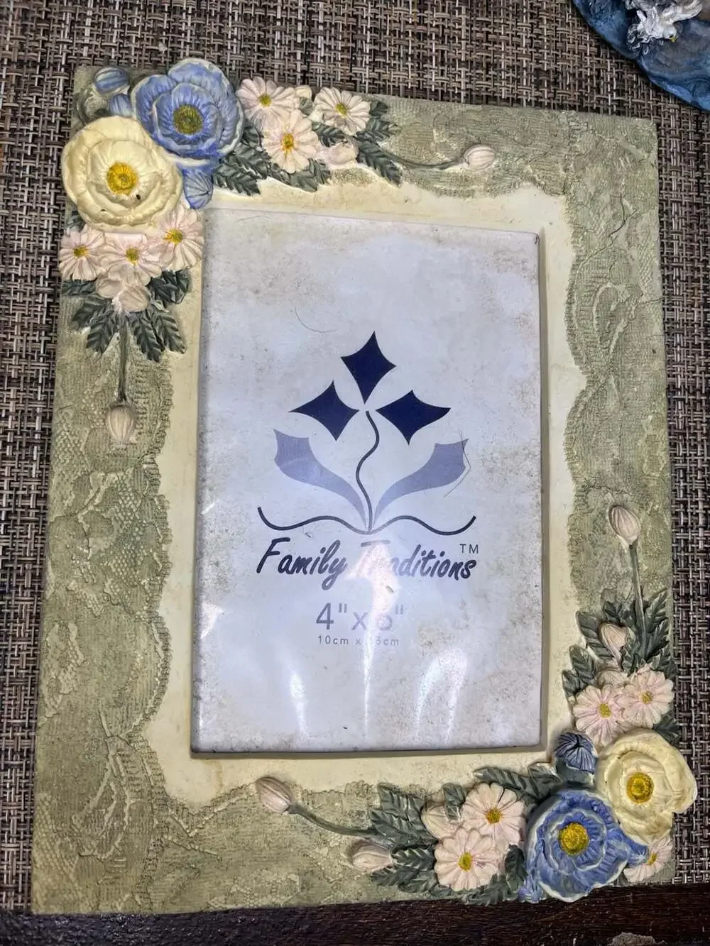 Family Traditions Floral and Lace Pattern Resin 4x6 Picture Frame